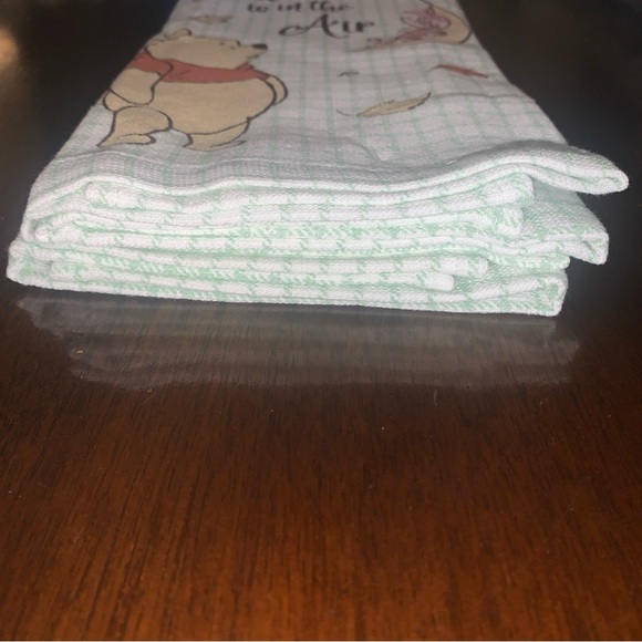 Disney Winnie & Piglet "Fall is in the Air” 2 pc Kitchen Dish Towel Set NWT - Picture 8 of 9